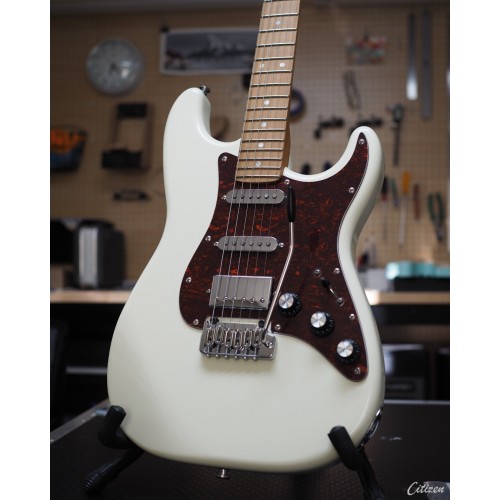 (SOLD OUT) - Model CS - Electric Guitar